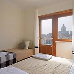 Studio Fuer 19 Personen Und 1 Kind In Lissabon, Regio De Lisboa Costa De Lisboa - B58256