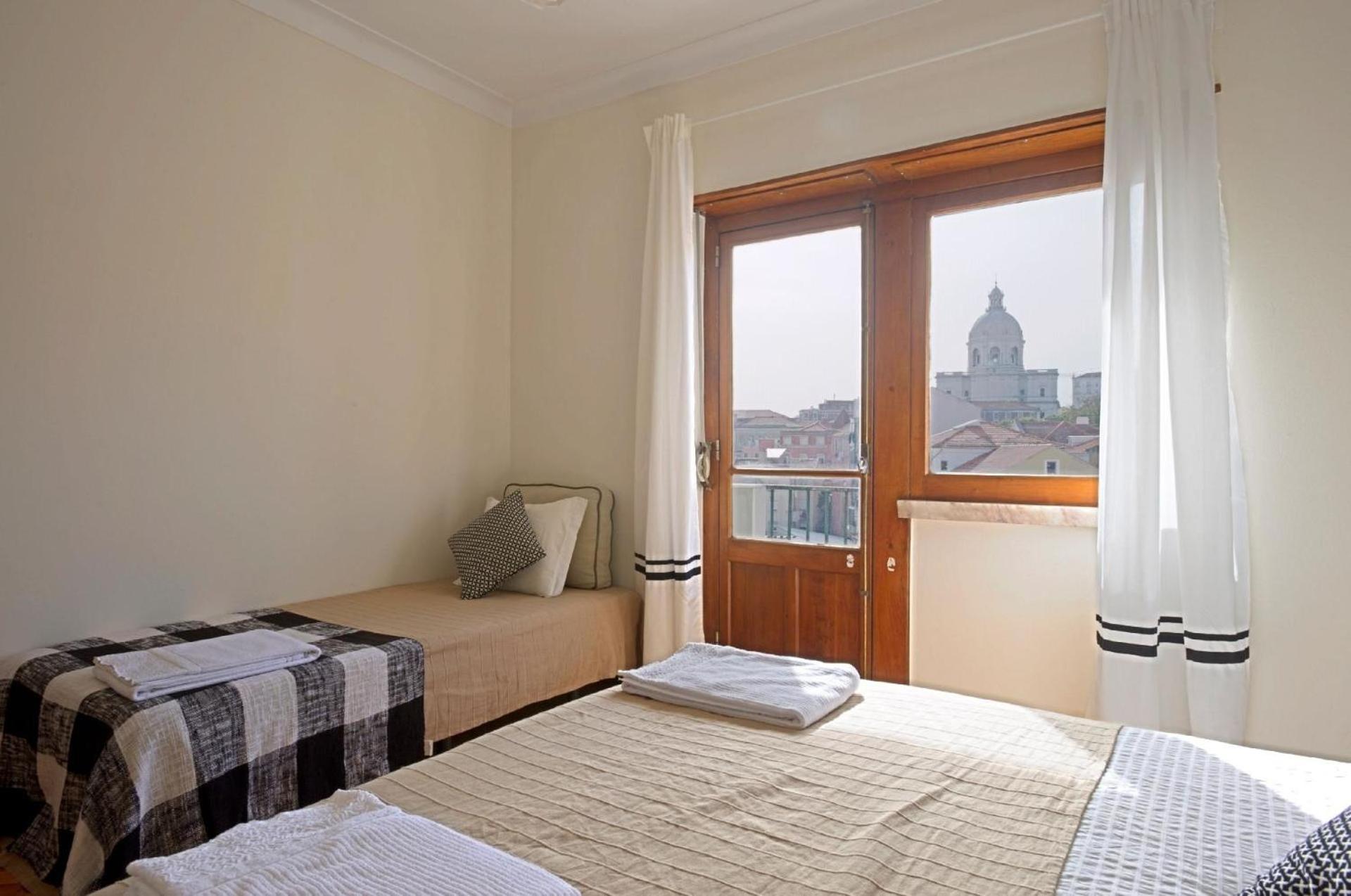 Fuer 19 Personen Und 1 Kind In Lissabon, Regio De Costa De - B58256 Apartment *
