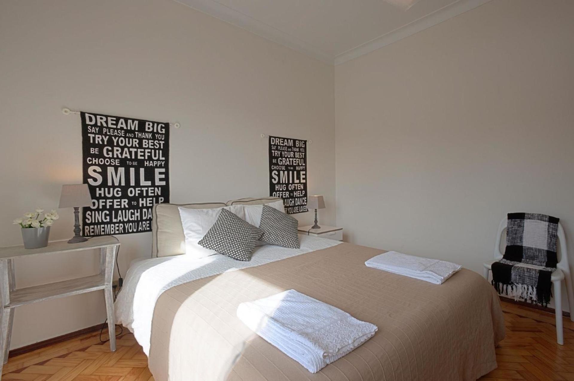 Fuer 19 Personen Und 1 Kind In Lissabon, Regio De Costa De - B58256 * Lisbon