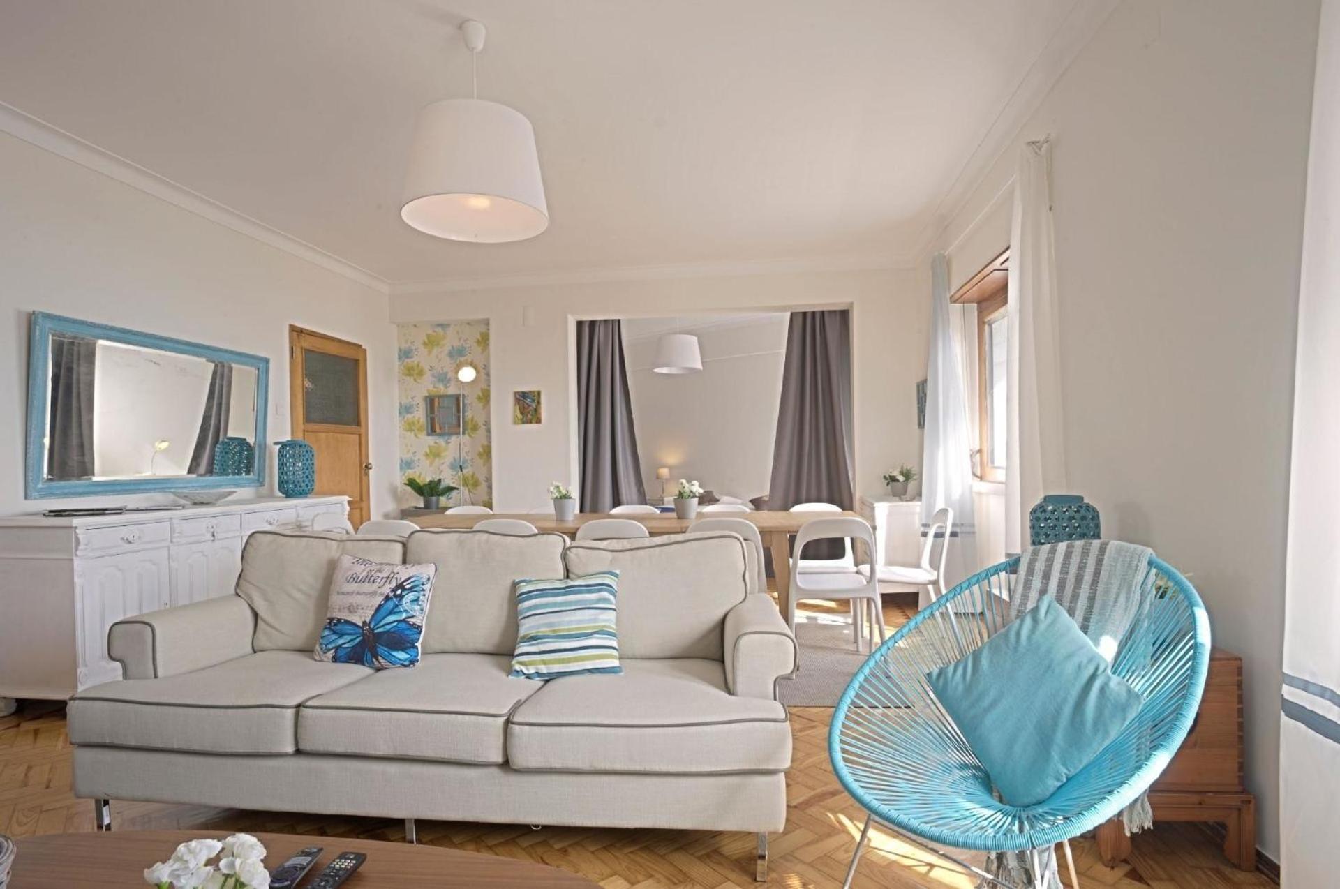 Apartment Fuer 19 Personen Und 1 Kind In Lissabon, Regio De Costa De - B58256 *