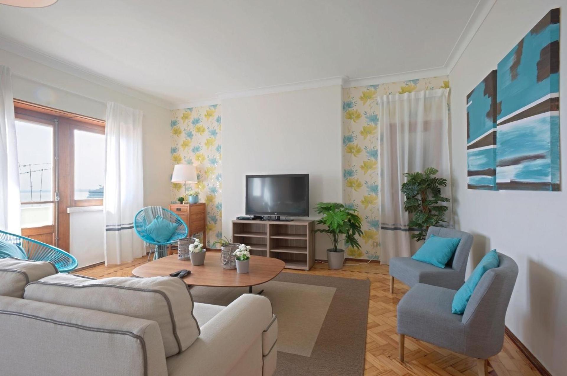 Apartment Fuer 19 Personen Und 1 Kind In Lissabon, Regio De Costa De - B58256
