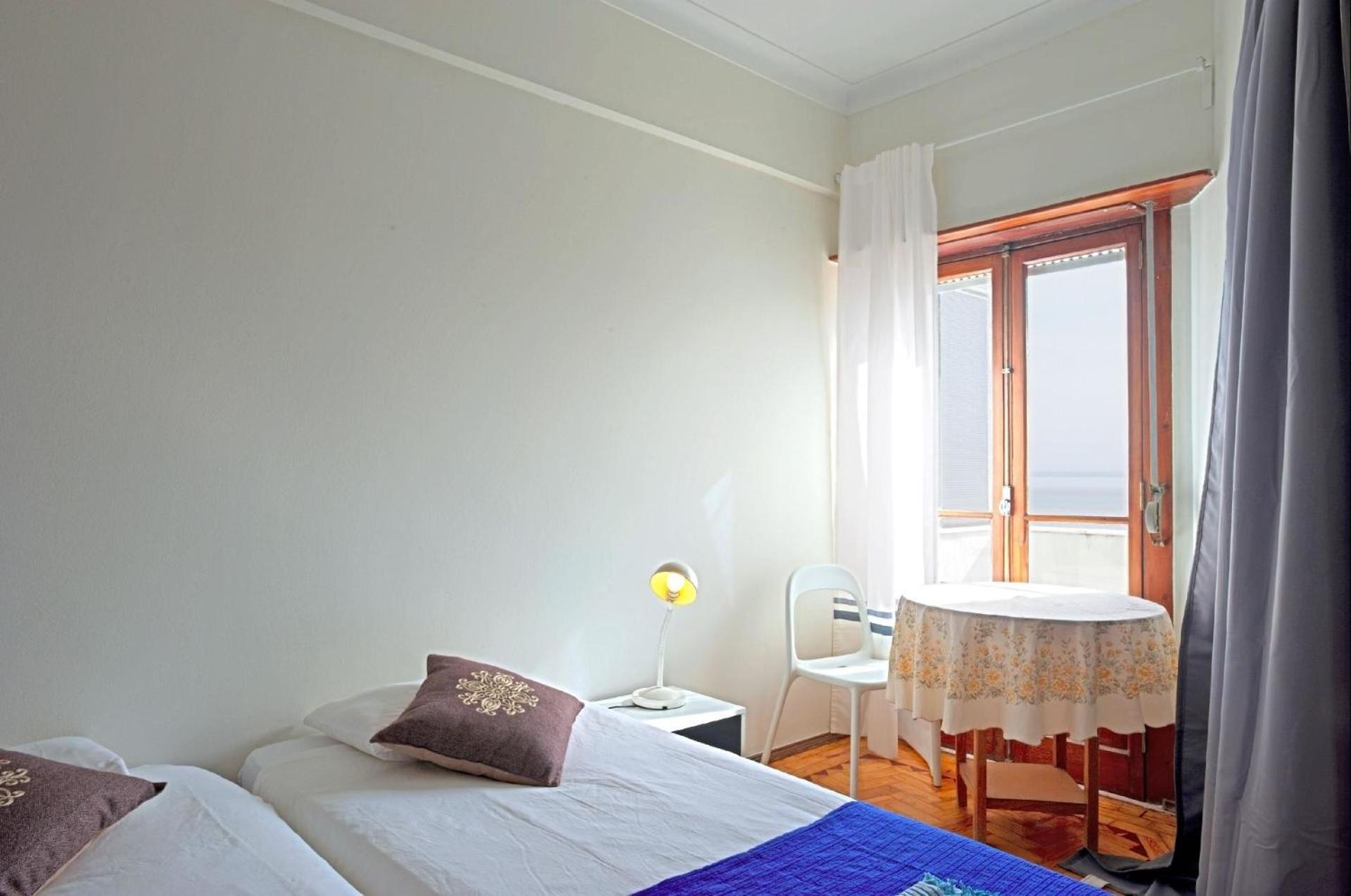 Fuer 19 Personen Und 1 Kind In Lissabon, Regio De Costa De - B58256 Apartment *