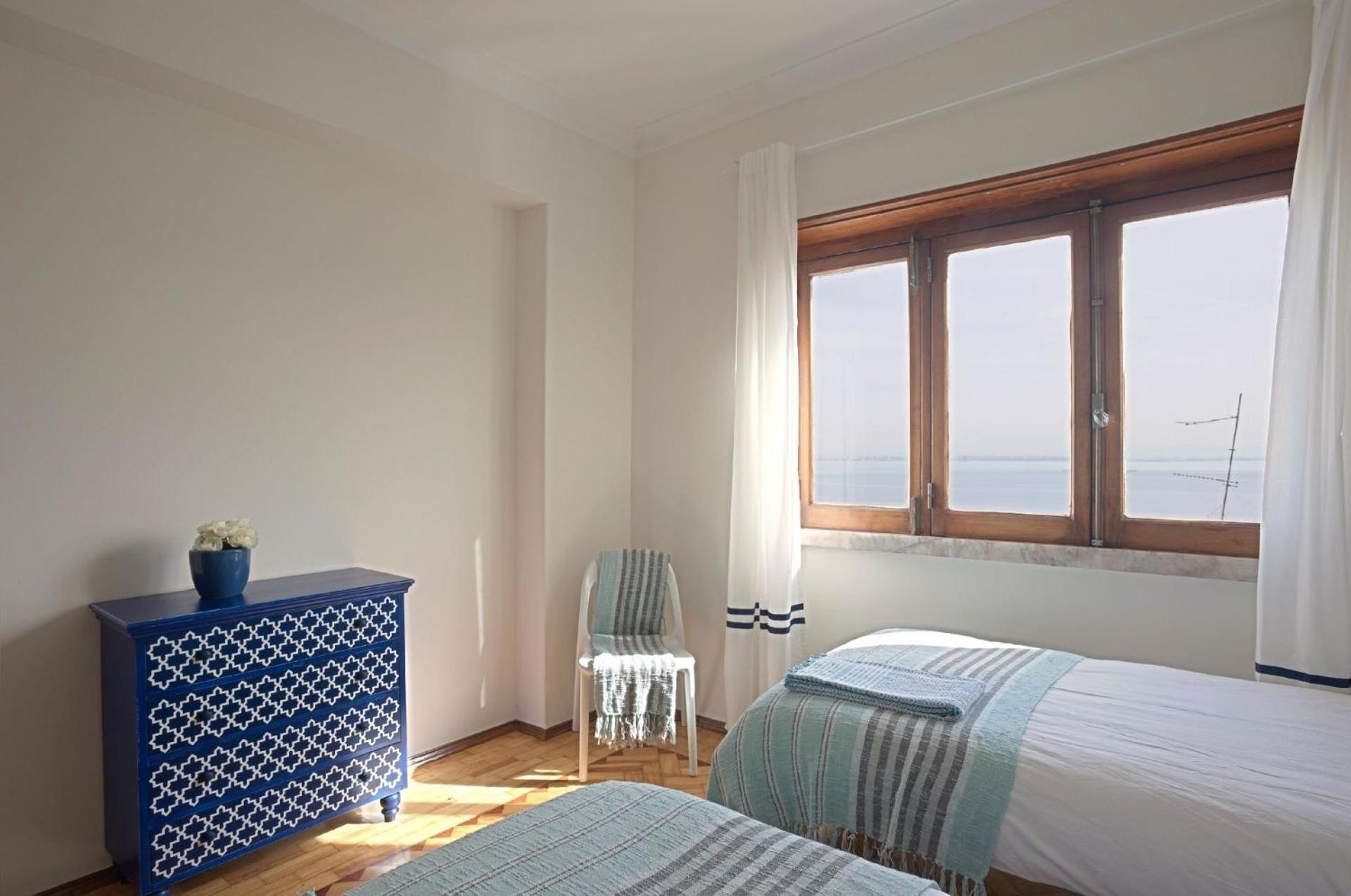 Fuer 19 Personen Und 1 Kind In Lissabon, Regio De Costa De - B58256 Apartment *