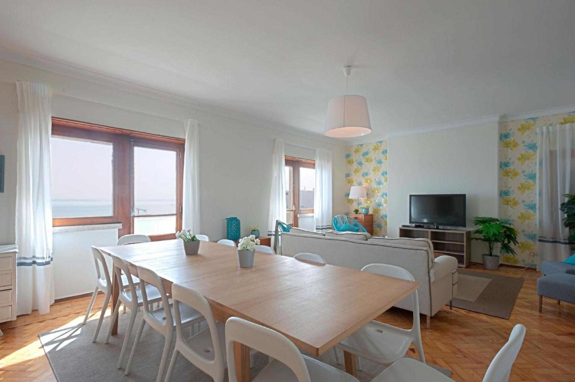 Apartment Fuer 19 Personen Und 1 Kind In Lissabon, Regio De Costa De - B58256 Lisbon